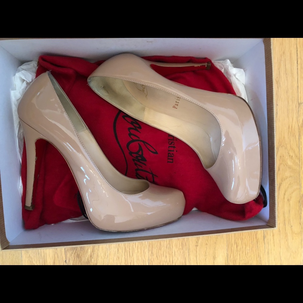 Christian Louboutin Nude Rolando pumps